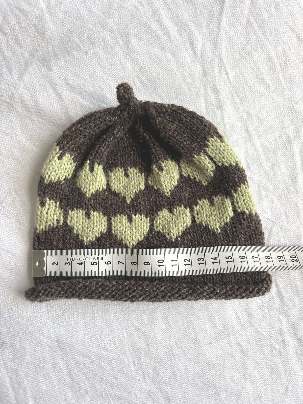 Älskling in brown and pistachio, hand-knitted cashmere baby hat