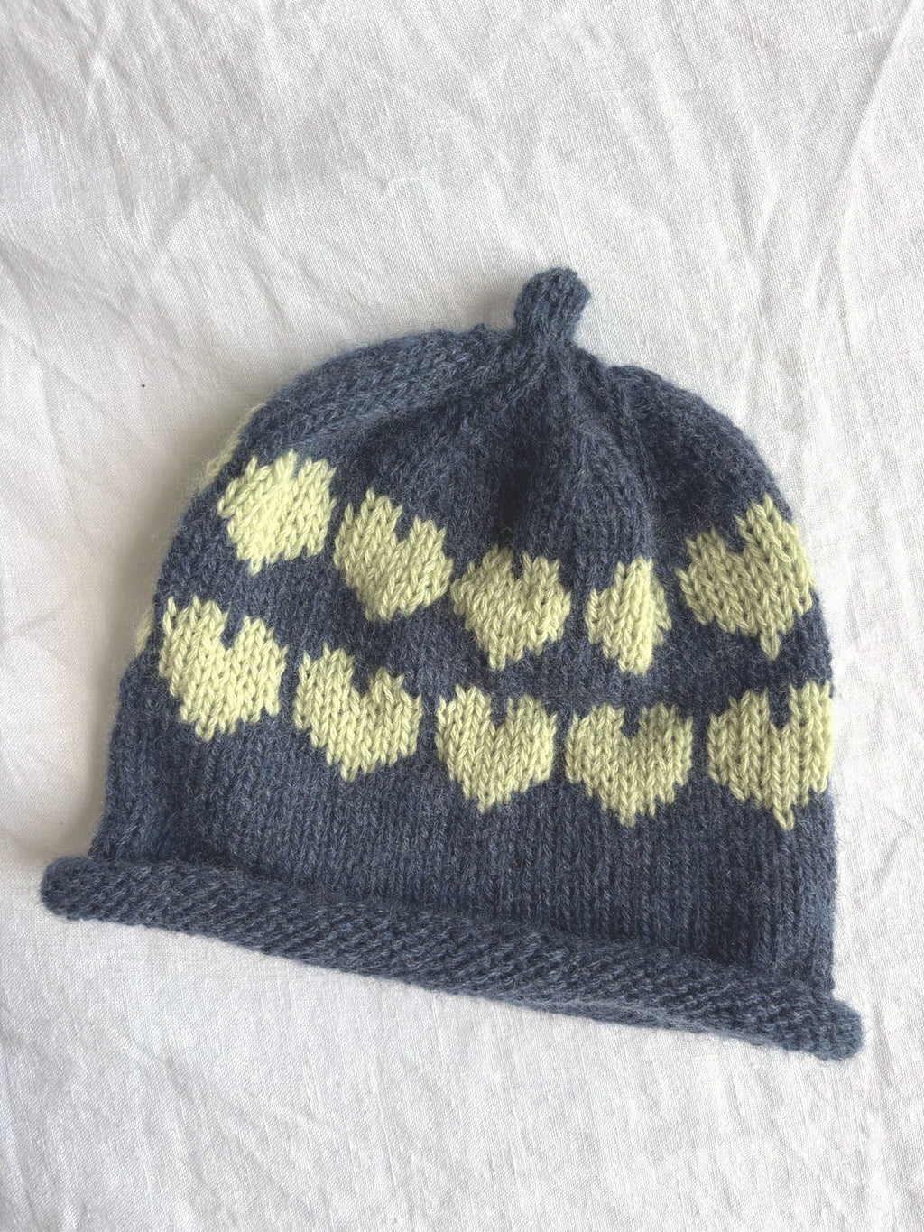 Älskling in denim blue and lime, hand-knitted cashmere baby hat