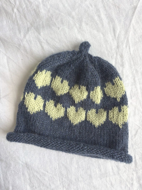 Älskling in denim blue and lime, hand-knitted cashmere baby hat