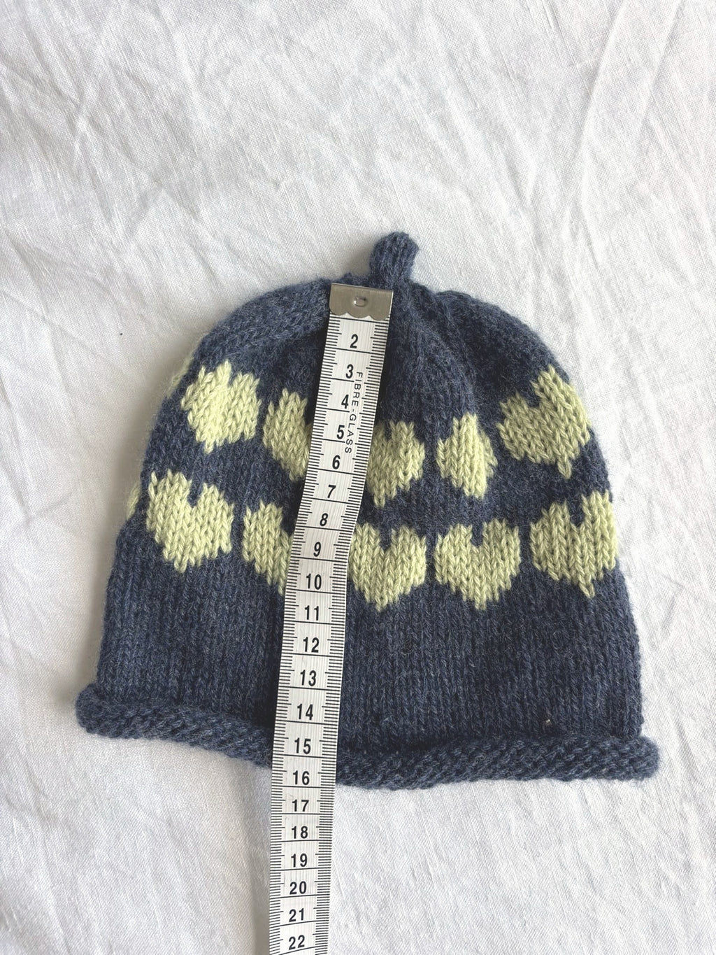 Älskling in denim blue and lime, hand-knitted cashmere baby hat