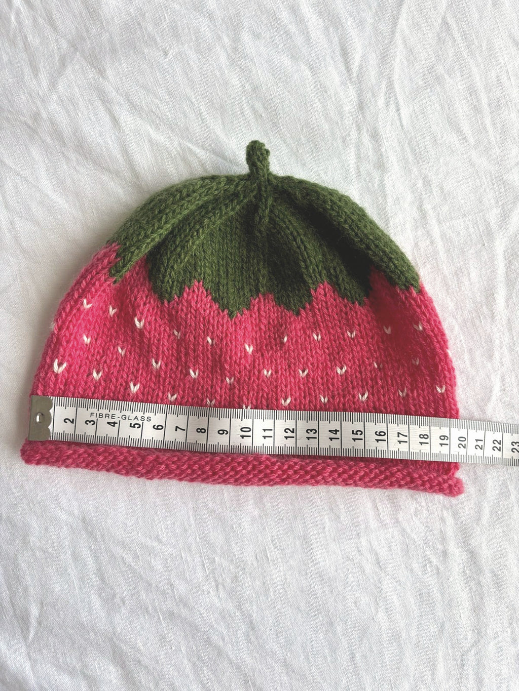 Smultron in hot pink, hand-knitted cashmere baby hat