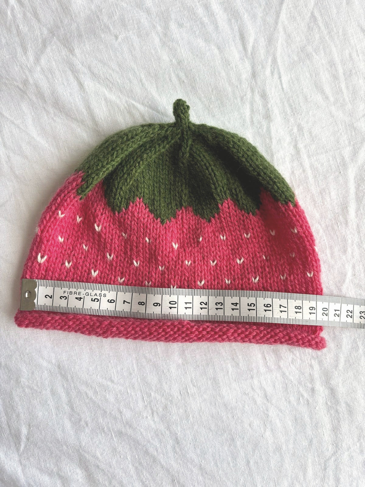 Smultron in hot pink, hand-knitted cashmere baby hat