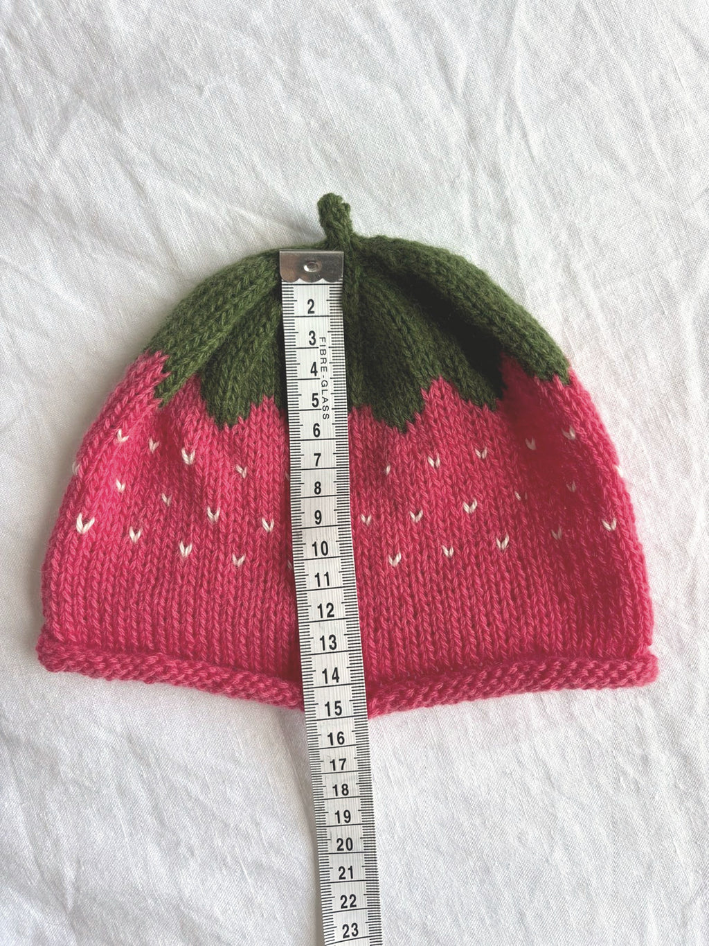 Smultron in hot pink, hand-knitted cashmere baby hat